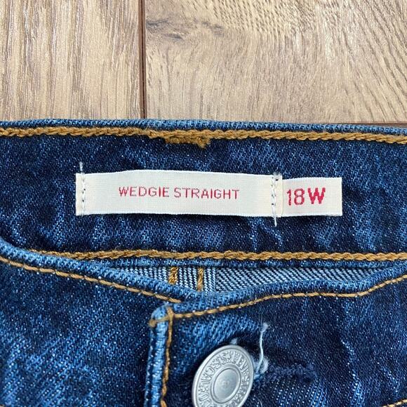 Levi's WEDGIE STRAIGHT FIT WOMEN'S JEANS (PLUS SIZE) 18W - Picture 5 of 9